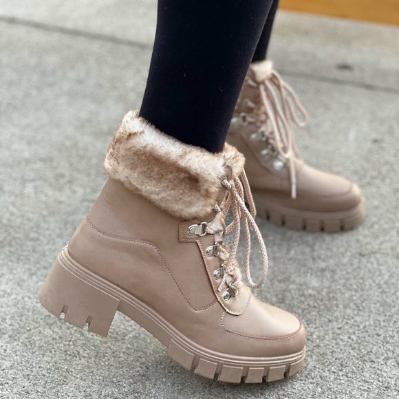 Black Lace-up Combat boot with faux fur ankle cuff - Picture 13 of 13